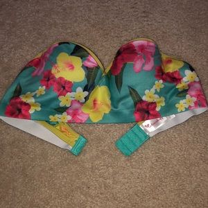 Floral strapless bra